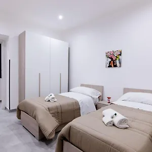 https://kemonia-charme-house.sicilyhotelsitaly.net