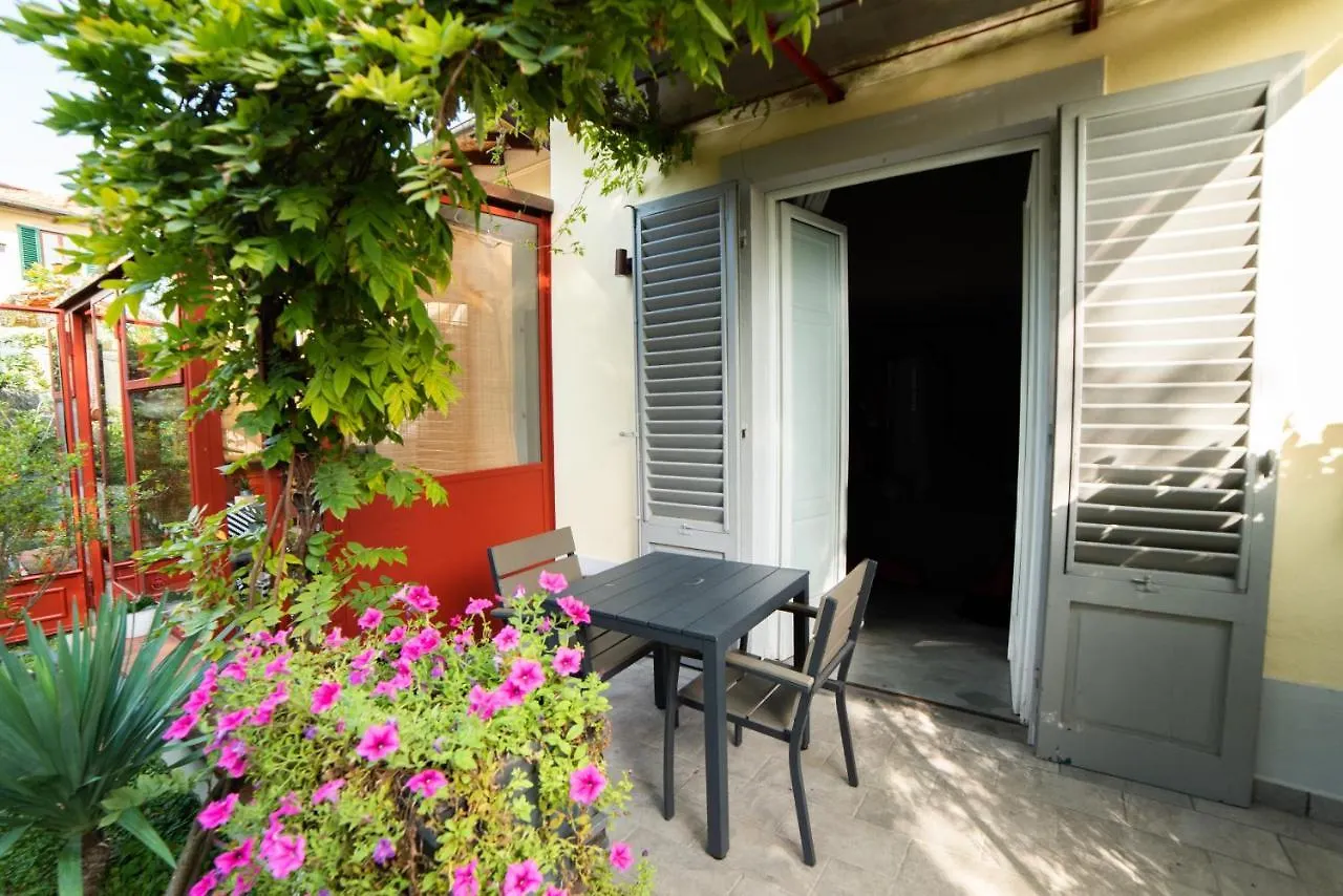 La Fonderia Firenze Bed & Breakfast  Florence